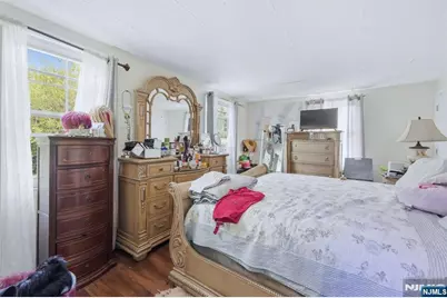 72-74 Fournier Crescent, Elmwood Park, NJ 07407 - Photo 32