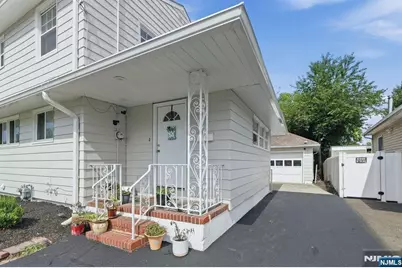 72-74 Fournier Crescent, Elmwood Park, NJ 07407 - Photo 2
