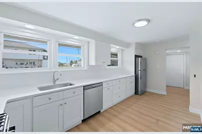 72-74 Fournier Crescent, Elmwood Park, NJ 07407 - Photo 6