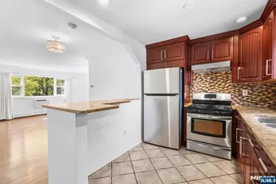 39-07 Dobrin Court 3907B #3907B, Fair Lawn, NJ 07410 - Photo 4