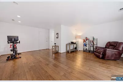 31 Grand Cove Way E31 #E31, Edgewater, NJ 07020 - Photo 20