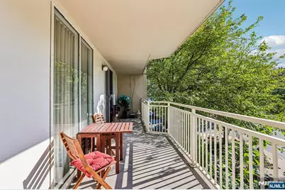 1077 River Road 205 #205, Edgewater, NJ 07020 - Photo 22