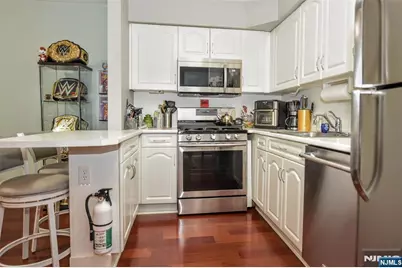 45 Royal Avenue 17 #17, Hawthorne, NJ 07506 - Photo 12