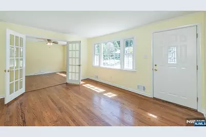 39 Warren Trail, Denville, NJ 07834 - Photo 2
