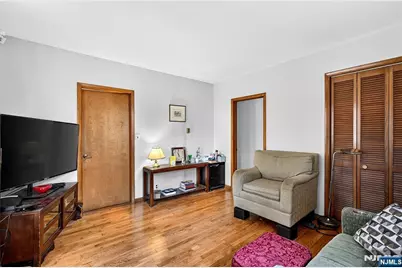 218 Jackson Avenue, Hackensack, NJ 07601 - Photo 2