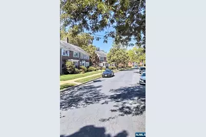 34 Meadowbrook Place A #A, Maplewood, NJ 07040 - Photo 4