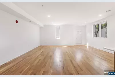 1001 Summit Avenue 2 #2, Jersey City, NJ 07307 - Photo 8