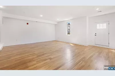 1001 Summit Avenue 2 #2, Jersey City, NJ 07307 - Photo 10