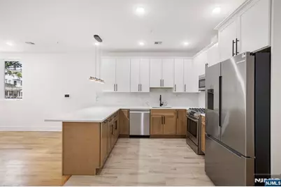 1001 Summit Avenue 2 #2, Jersey City, NJ 07307 - Photo 4