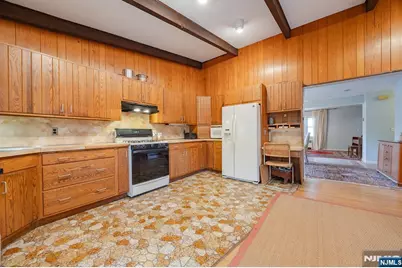 225 Jackson Avenue, Rutherford, NJ 07070 - Photo 10