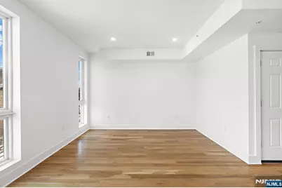 1001 Summit Avenue 3 #3, Jersey City, NJ 07307 - Photo 10