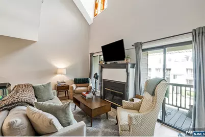 518 River Renaissance B18 #B18, East Rutherford, NJ 07073 - Photo 2