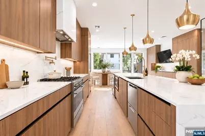 152 Morningside Lane A #A, Palisades Park, NJ 07650 - Photo 4