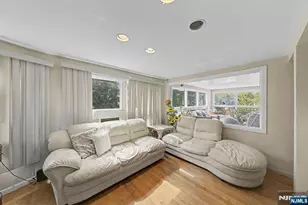 154 Ames St, Hackensack, NJ 07601 - Photo 10