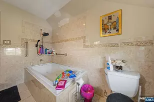 154 Ames St, Hackensack, NJ 07601 - Photo 18