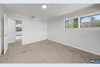 154 Ames Street, Hackensack, NJ 07601 - Photo 44