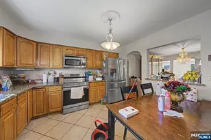 154 Ames St, Hackensack, NJ 07601 - Photo 14