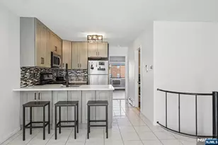 105 W Ridge Mews 1E, Wood Ridge, NJ 07075 - Photo 2