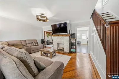344 Rutherford Avenue, Lyndhurst Township, NJ 07071 - Photo 4