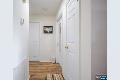400 Crown Court 571 #571, Edgewater, NJ 07020 - Photo 6