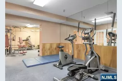 400 Crown Court 571 #571, Edgewater, NJ 07020 - Photo 10