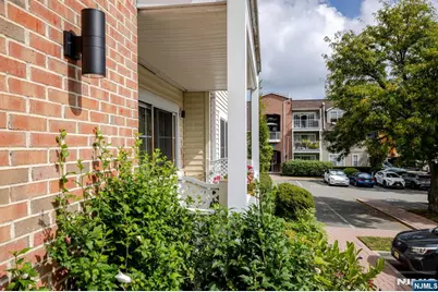 400 Crown Court 571 #571, Edgewater, NJ 07020 - Photo 1
