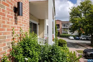 400 Crown Ct 571, Edgewater, NJ 07020 - Photo 1