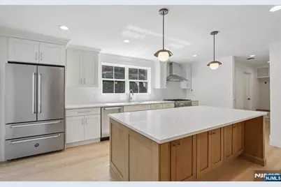 14 Maplewood, Livingston, NJ 07039 - Photo 8