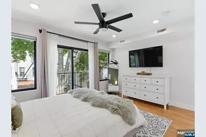 22 Lincoln Street 3 #3, Jersey City, NJ 07307 - Photo 16