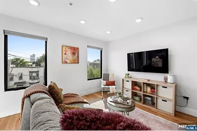 22 Lincoln Street 3 #3, Jersey City, NJ 07307 - Photo 4