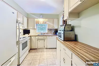 9 Barton Lane, Hopatcong, NJ 07843 - Photo 10