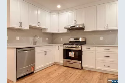 2160 Center Avenue 1I #1I, Fort Lee, NJ 07024 - Photo 4