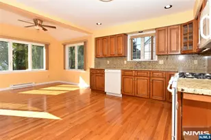 39-02 Jasper Rd, Fair Lawn, NJ 07410 - Photo 10