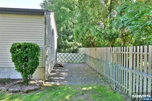 39-02 Jasper Rd, Fair Lawn, NJ 07410 - Photo 42
