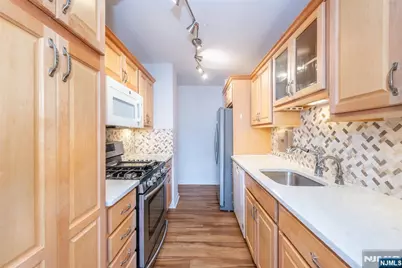 530 Valley 7Z #7Z, Montclair, NJ 07043 - Photo 4