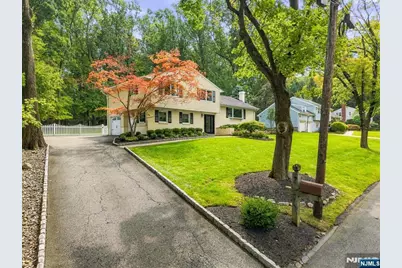 7 Ravine Drive, Woodcliff Lake, NJ 07677 - Photo 2