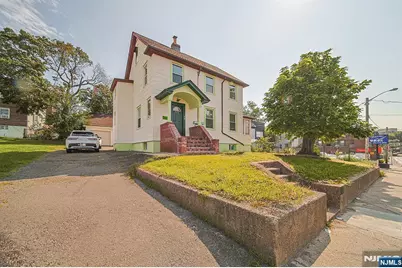 334 Broad Avenue, Ridgefield, NJ 07657 - Photo 2
