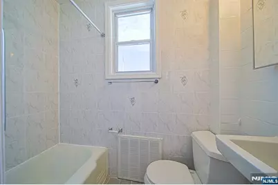 334 Broad Avenue, Ridgefield, NJ 07657 - Photo 18