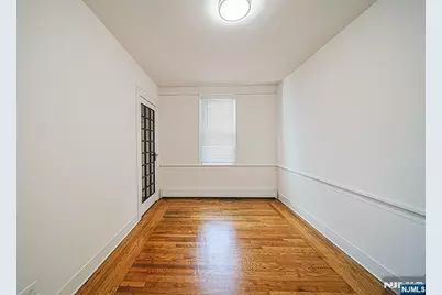 334 Broad Avenue 1st Fl #1st Fl, Ridgefield, NJ 07657 - Photo 10