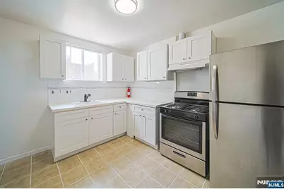 334 Broad Avenue 1st Fl #1st Fl, Ridgefield, NJ 07657 - Photo 16