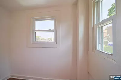 334 Broad Avenue 2nd Fl #2nd Fl, Ridgefield, NJ 07657 - Photo 8