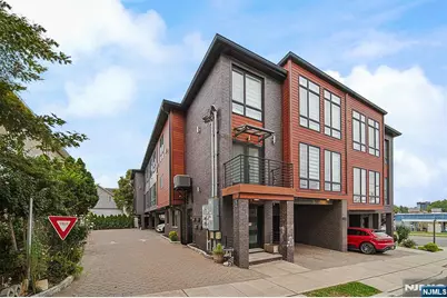 82 West Ruby E #E, Palisades Park, NJ 07650 - Photo 2