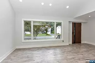 38-28 Brookside Ave, Fair Lawn, NJ 07410 - Photo 4