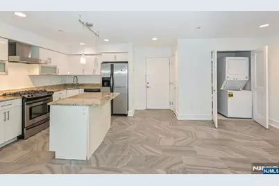 310 Cliff Lane C002D #C002D, Cliffside Park, NJ 07010 - Photo 10