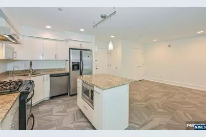 310 Cliff Lane C002D #C002D, Cliffside Park, NJ 07010 - Photo 8