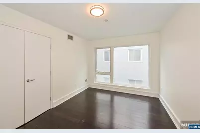 310 Cliff Lane C002D #C002D, Cliffside Park, NJ 07010 - Photo 2