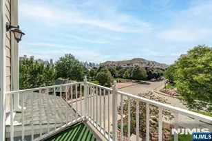 402 Kingston Ct, West New York, NJ 07093 - Photo 14