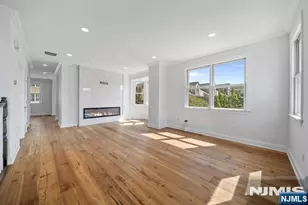 402 Kingston Ct, West New York, NJ 07093 - Photo 4