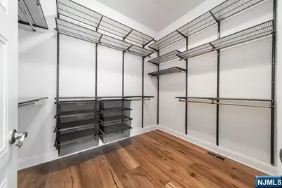 402 Kingston Court, West New York, NJ 07093 - Photo 22