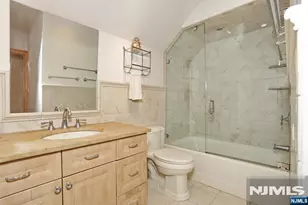 8 Le Roy Pl, Park Ridge, NJ 07656 - Photo 34
